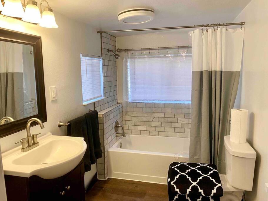 Smart Spacious Artsy Home Near Midtown Sacramento Luaran gambar